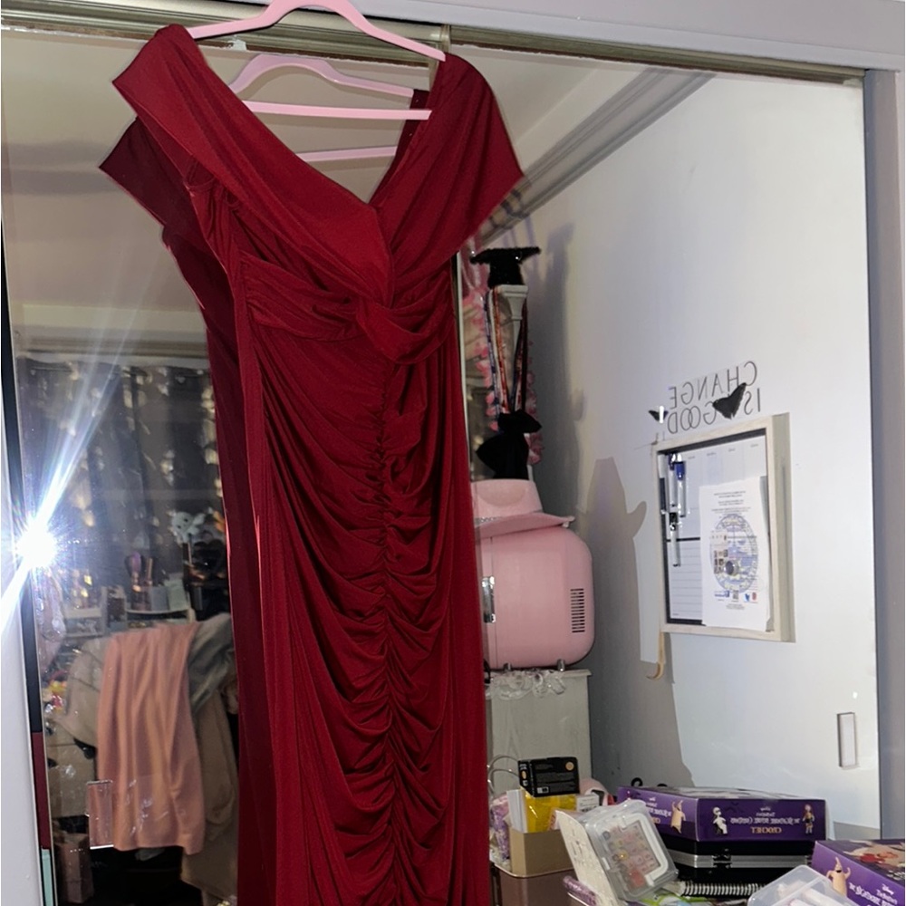Elegant Red Evening Dress